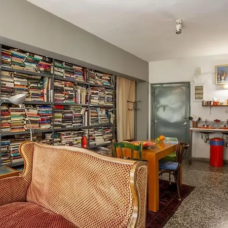 Greek Retro Decor & Wesanderson's Movies Design Appartamento Salonicco