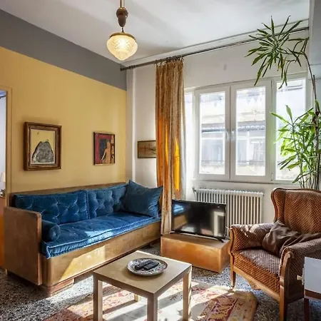 Apartament Greek Retro Decor & Wesanderson's Movies Design Saloniki