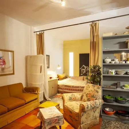 Greek Retro Decor & Wesanderson's Movies Design Appartamento *