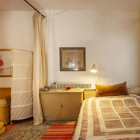 Greek Retro Decor & Wesanderson's Movies Design Apartament Saloniki