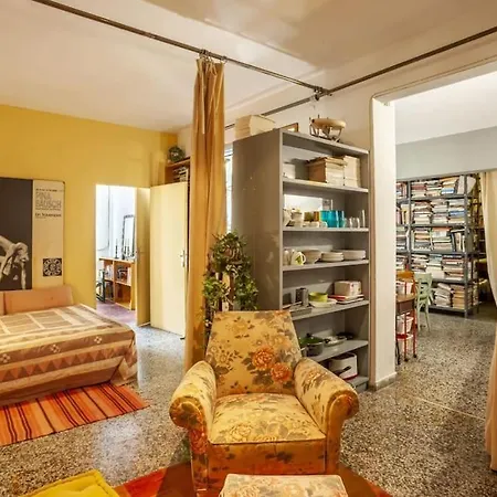 Appartamento Greek Retro Decor & Wesanderson's Movies Design Salonicco