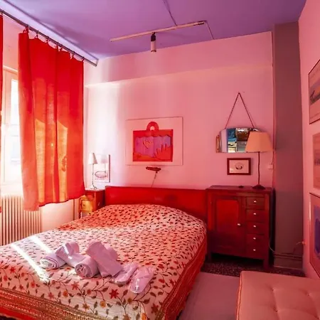Apartament Greek Retro Decor & Wesanderson's Movies Design *